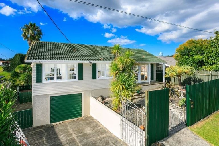 Photo of property in 117 Stanley Road, Glenfield, Auckland, 0629