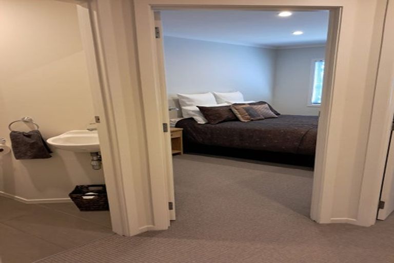 Photo of property in The Strand, 3/16 Ronald Street, Strandon, New Plymouth, 4312