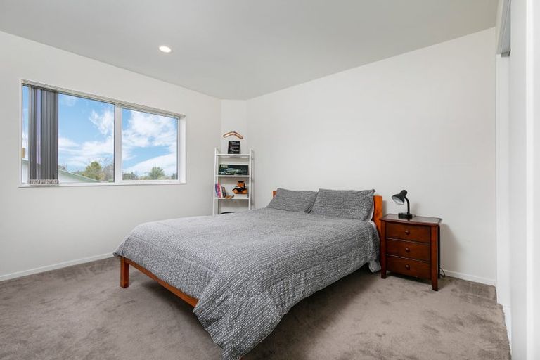 Photo of property in 30 Shah Place, Glen Eden, Auckland, 0602