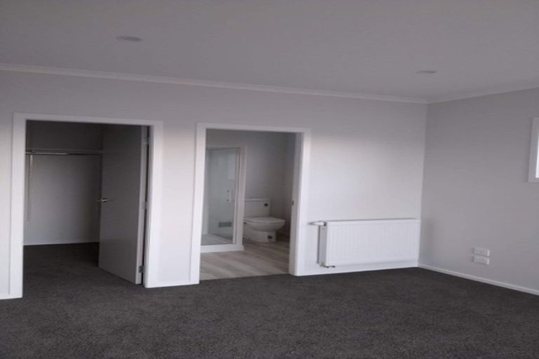 Photo of property in 18 Schooner Drive, Whitby, Porirua, 5024