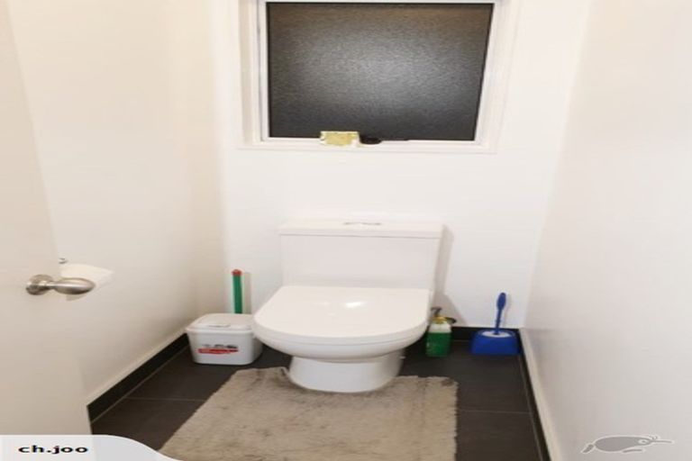 Photo of property in 2/29 Seine Road, Forrest Hill, Auckland, 0620