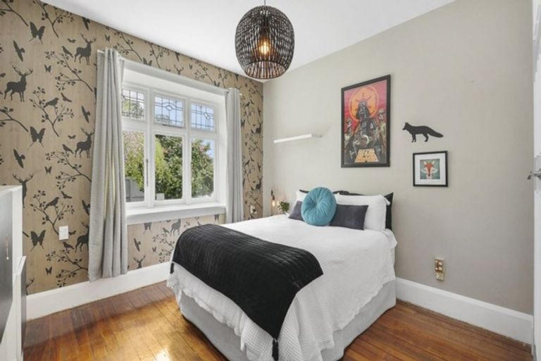 Photo of property in 2 Gamblins Road, Saint Martins, Christchurch, 8022