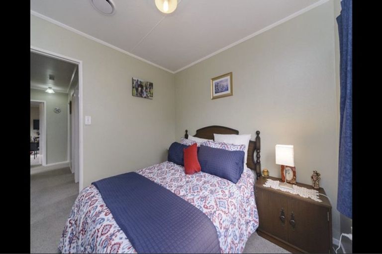 Photo of property in 35 Peter Hall Drive, Kelvin Grove, Palmerston North, 4414