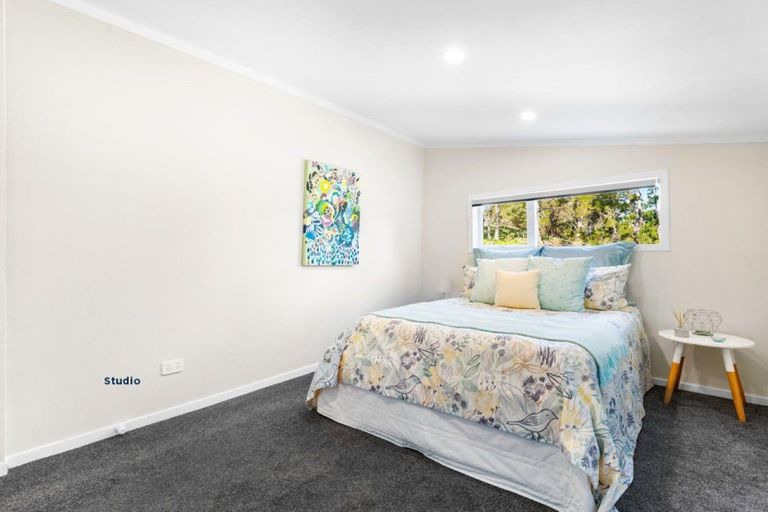Photo of property in 65 Annett Road, Kumeu, 0891