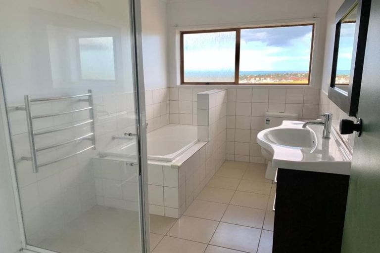 Photo of property in 5 Panorama Court, Red Beach, 0932