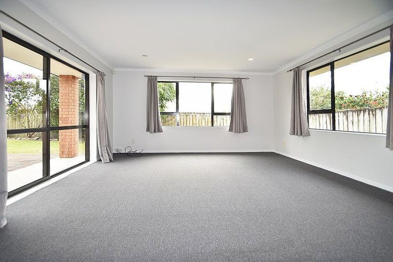 Photo of property in 10 Killeen Place, Flat Bush, Auckland, 2019
