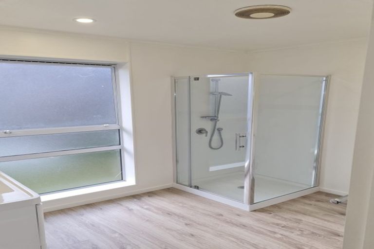 Photo of property in 33a Springs Road, Parakai, 0830
