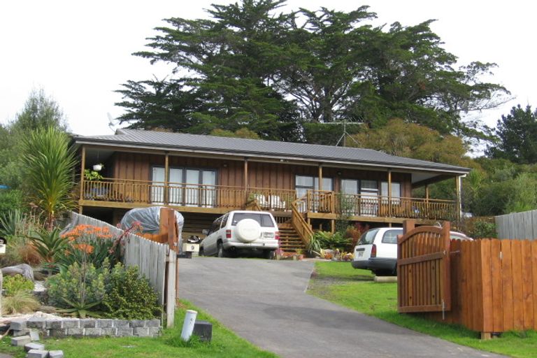 Photo of property in 9 Kassa Rise, Helensville, 0800