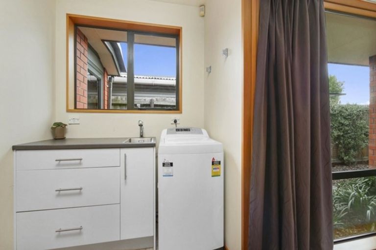 Photo of property in 113 Avonhead Road, Avonhead, Christchurch, 8042