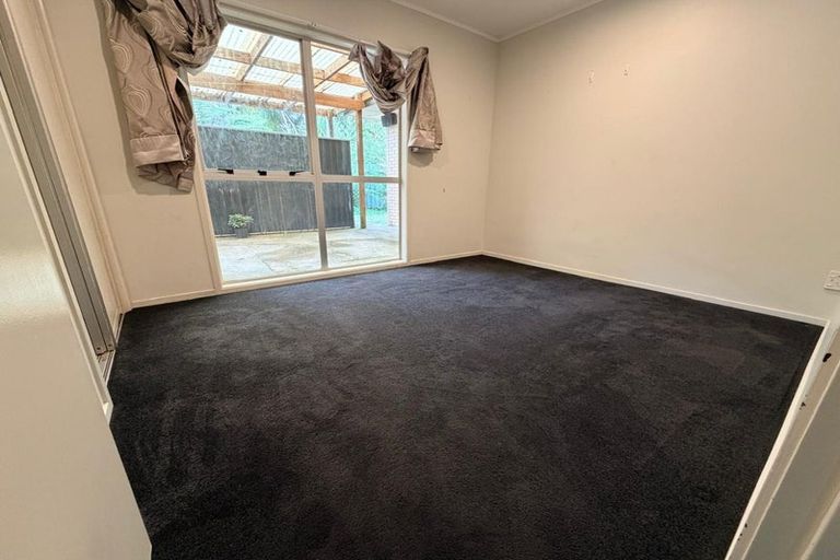 Photo of property in 68 Woodside Road, Massey, Auckland, 0614