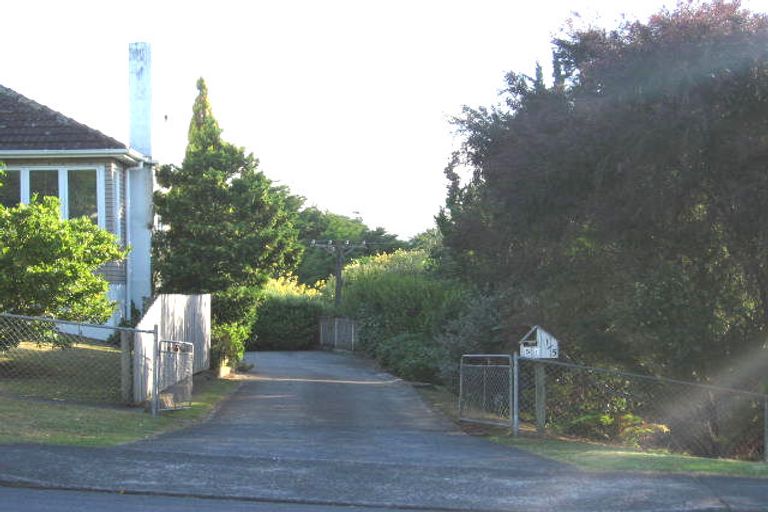 Photo of property in 1/5 Sunnyside Road, Sunnyvale, Auckland, 0612