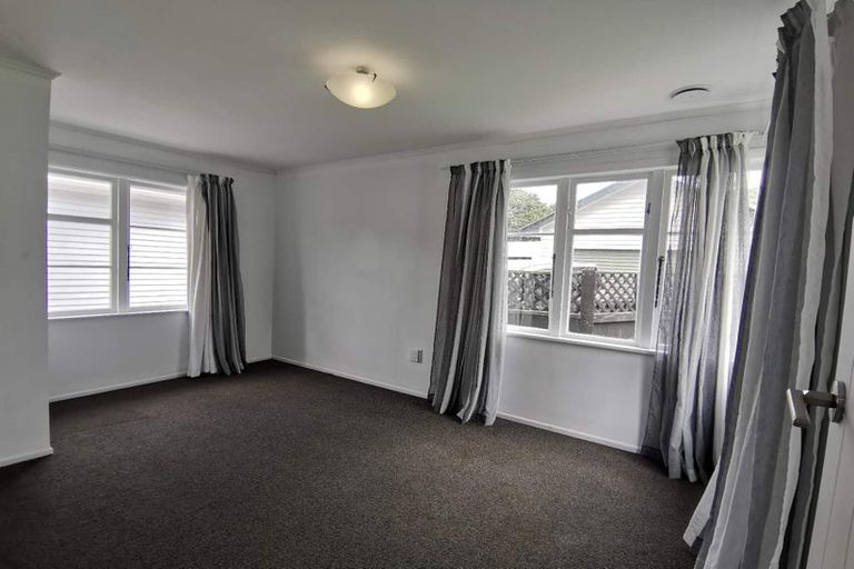 Photo of property in 62 Main Road, Wainuiomata, Lower Hutt, 5014