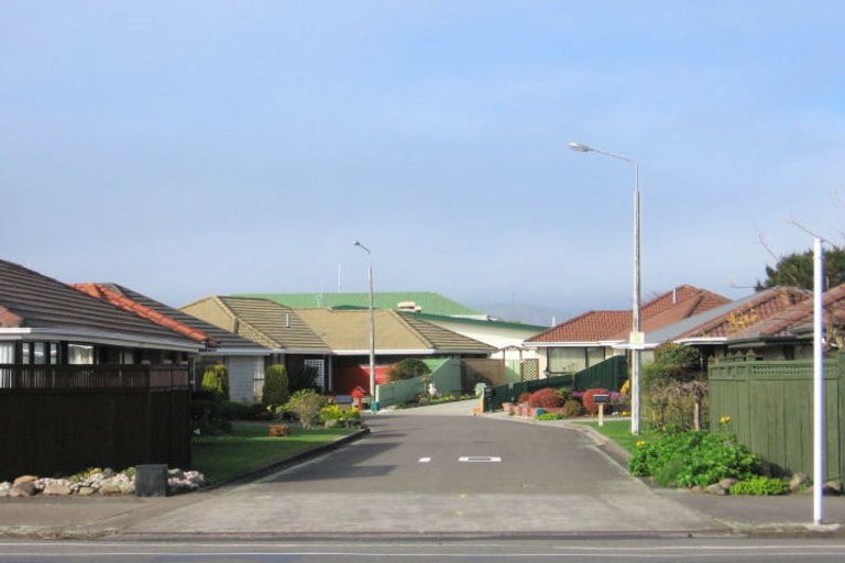 Photo of property in 2 Seville Court, Terrace End, Palmerston North, 4410
