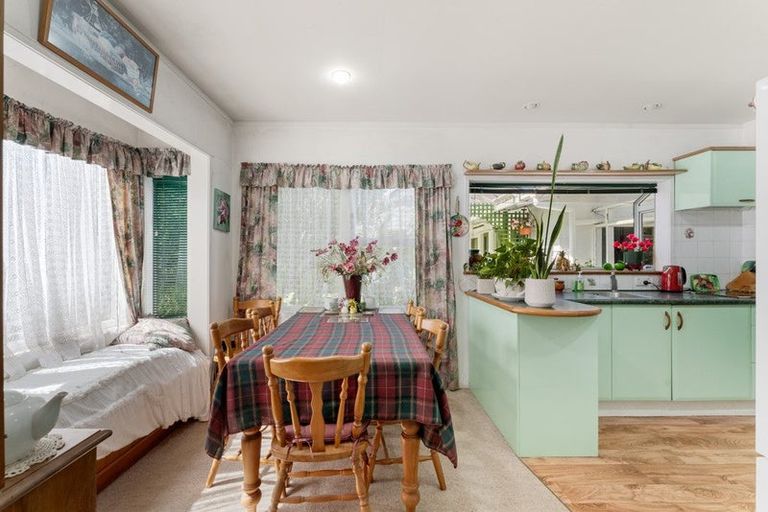 Photo of property in 43 Neal Avenue, Glenfield, Auckland, 0629