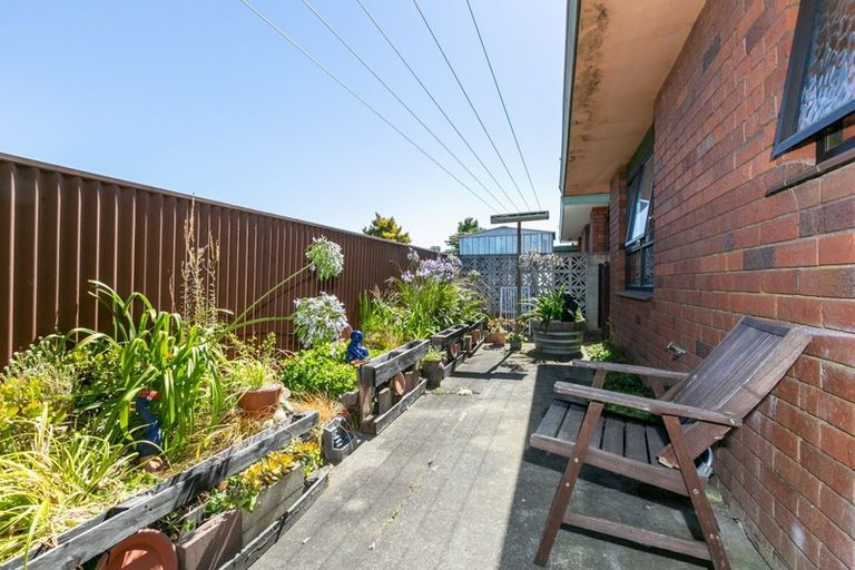 Photo of property in 2/14 Avondale Road, Taradale, Napier, 4112