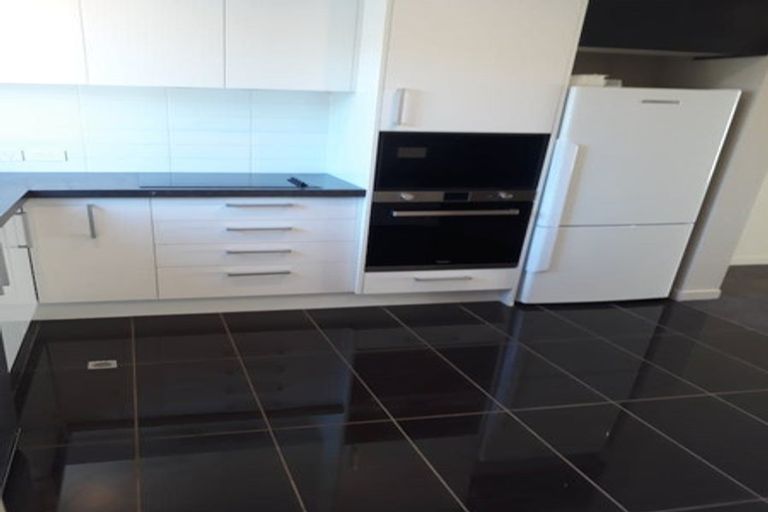 Photo of property in 2u9 Stone Street, Miramar, Wellington, 6022