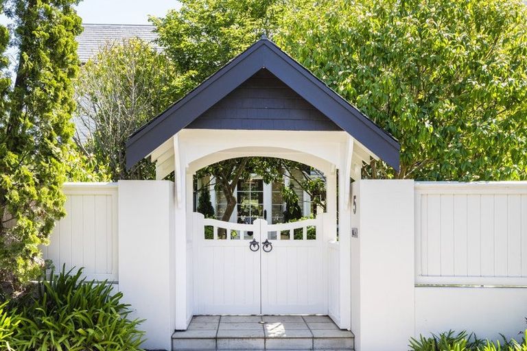 Photo of property in 5 Saint Barnabas Lane, Fendalton, Christchurch, 8052