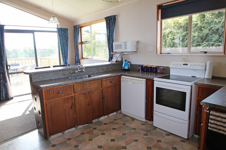 Photo of property in 11 Charles Street, Weston, Oamaru, 9401