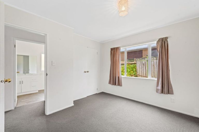 Photo of property in 30 Forest Hill Road, Henderson, Auckland, 0612
