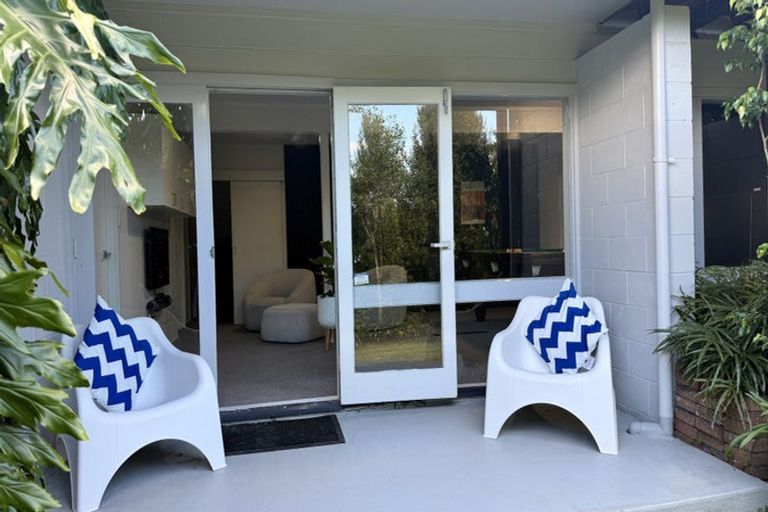 Photo of property in 52 Balmain Road, Chatswood, Auckland, 0626