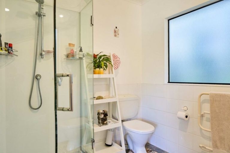 Photo of property in 22 The Crowsnest, Whitby, Porirua, 5024