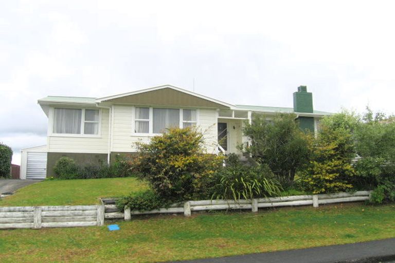 Photo of property in 22 Ogle Crescent, Te Kamo, Whangarei, 0112