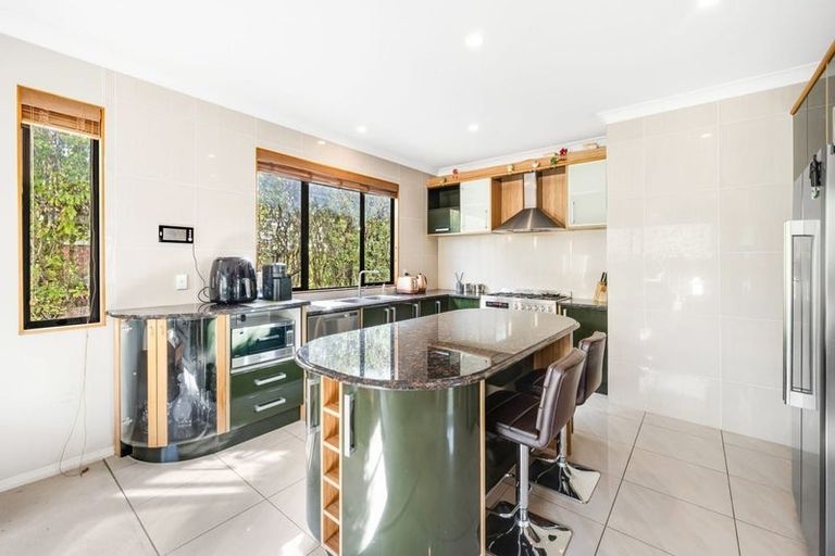 Photo of property in 6 Cherrywood Crescent, Northpark, Auckland, 2013