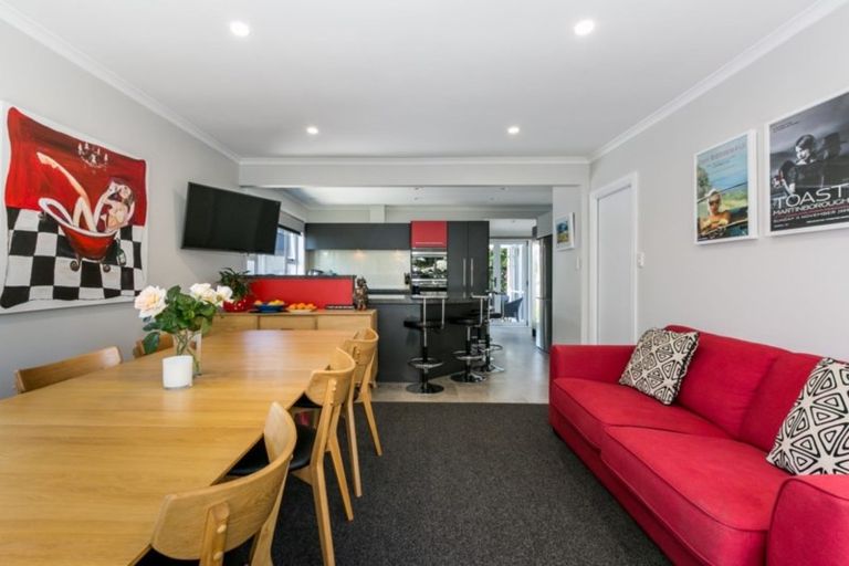Photo of property in 7 Church Road, Taradale, Napier, 4112