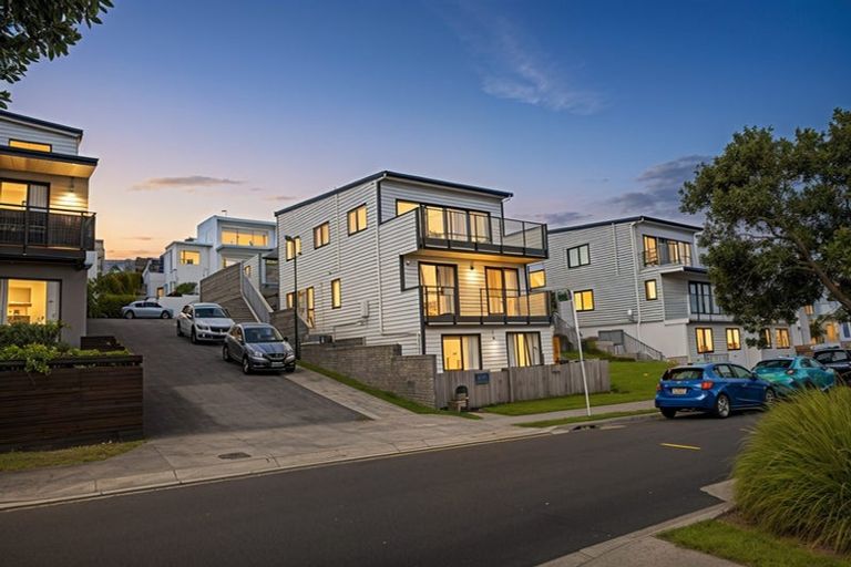 Photo of property in 46 Ascension Crescent, Orewa, 0931