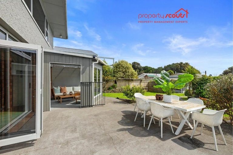 Photo of property in 14 Barrett Street, Westown, New Plymouth, 4310
