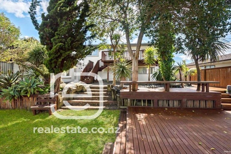 Photo of property in 84 Glamorgan Drive, Torbay, Auckland, 0630