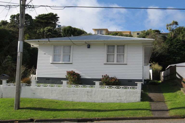 Photo of property in 56 Kenmore Street, Newlands, Wellington, 6037