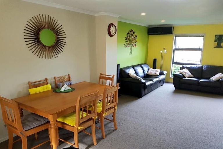 Photo of property in 36 Verdale Circle, Glen Eden, Auckland, 0602