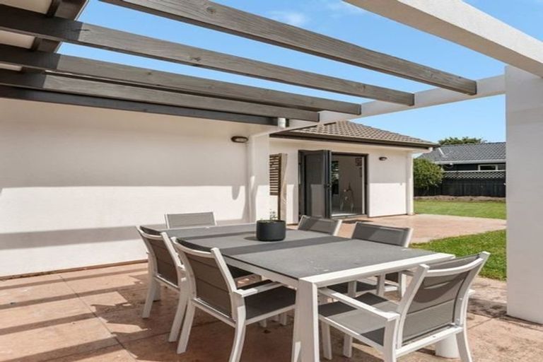 Photo of property in 98 Santa Monica Drive, Papamoa Beach, Papamoa, 3118