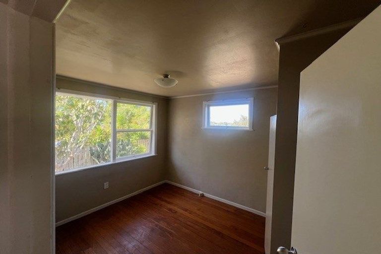 Photo of property in 1/666 East Coast Road, Pinehill, Auckland, 0630