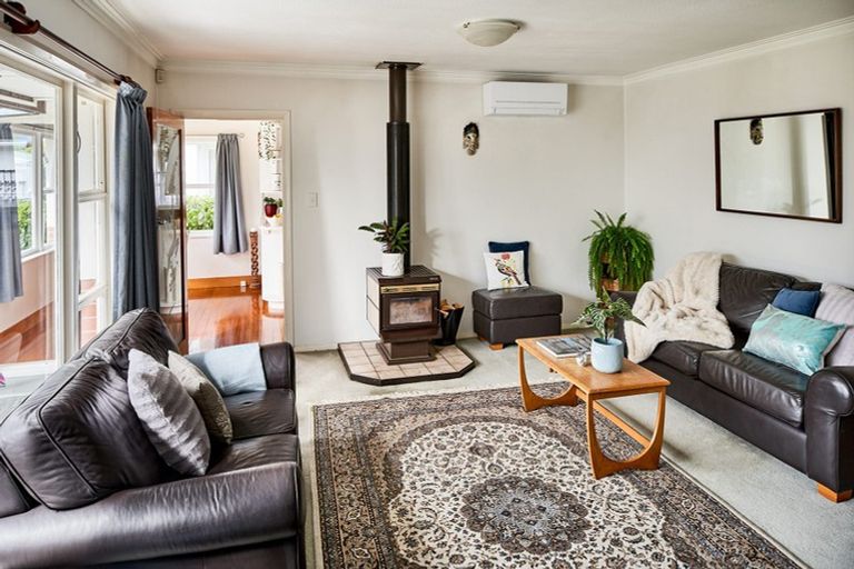 Photo of property in 8 Courtenay Road, Heretaunga, Upper Hutt, 5018