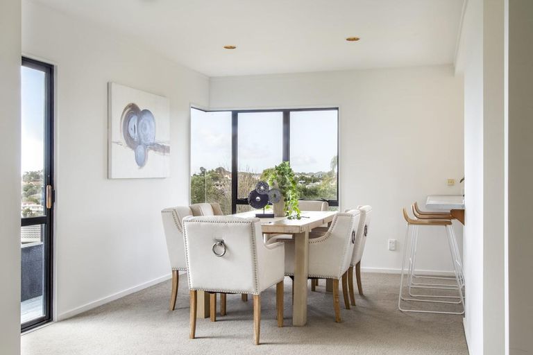 Photo of property in 1/55 Nigel Road, Browns Bay, Auckland, 0630