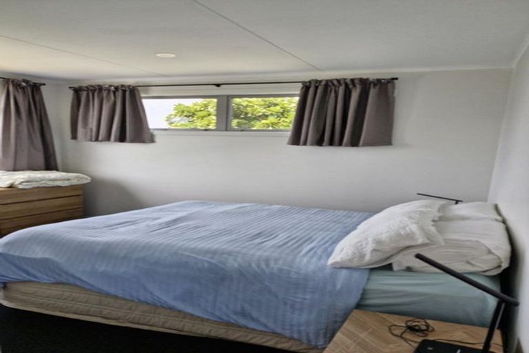 Photo of property in 11a Catherine Crescent, Moturoa, New Plymouth, 4310