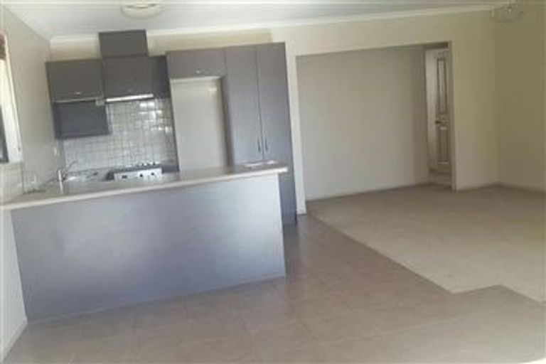 Photo of property in 7 Stroud Place, Henderson, Auckland, 0612