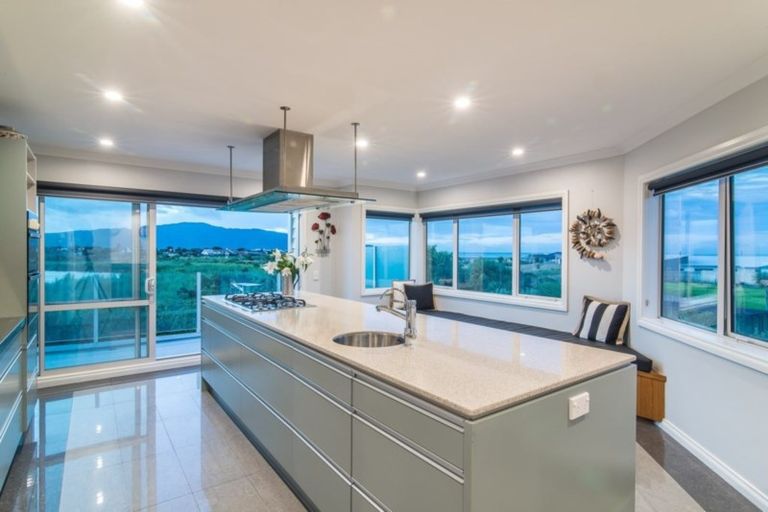 Photo of property in 9 Kotuku Drive, Paraparaumu Beach, Paraparaumu, 5032