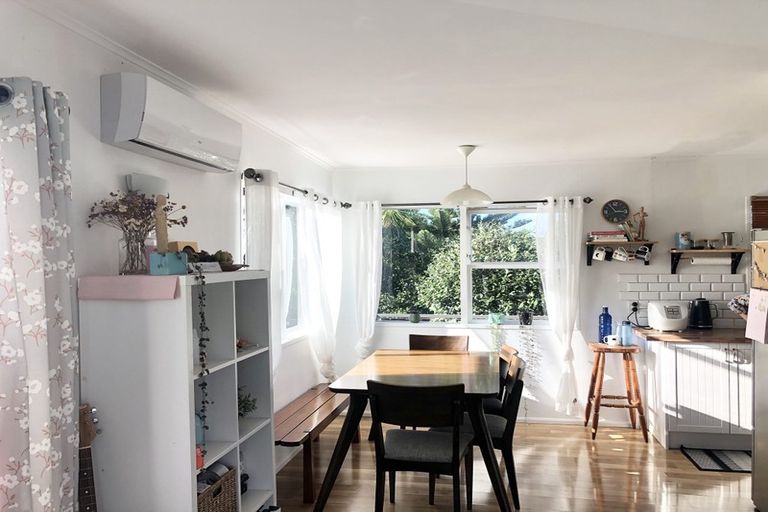 Photo of property in 1/15 Paramu Avenue, Birkdale, Auckland, 0626