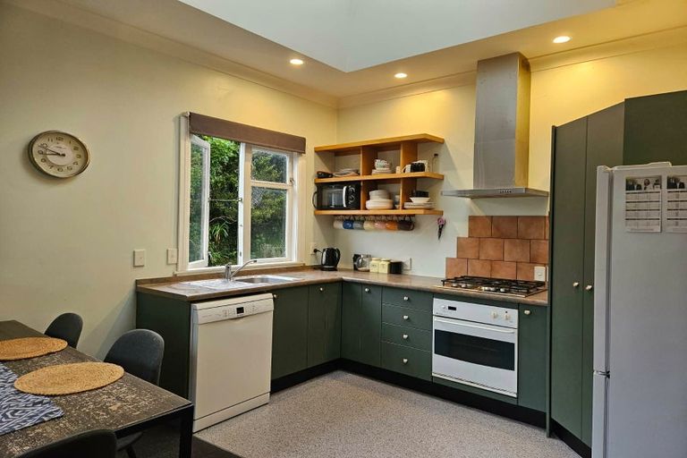 Photo of property in 6 Rothsay Road, Ngaio, Wellington, 6035