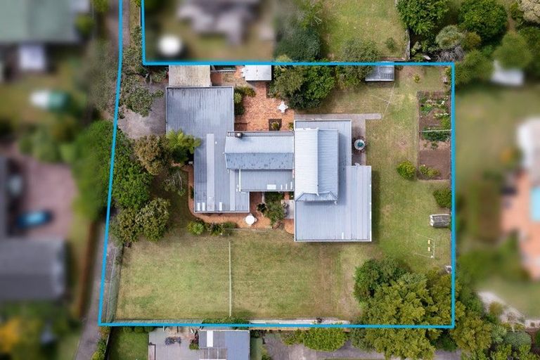 Photo of property in 4 Terrylyn Drive, Hillcrest, Auckland, 0627