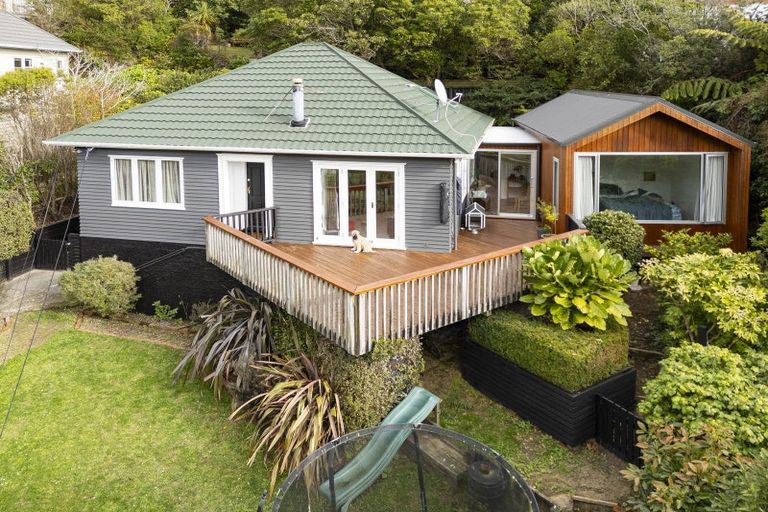 Photo of property in 49 Albemarle Road, Northland, Wellington, 6012