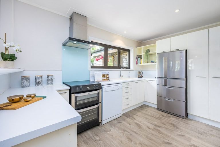 Photo of property in 4a Puketitiro Street, Glen Eden, Auckland, 0602