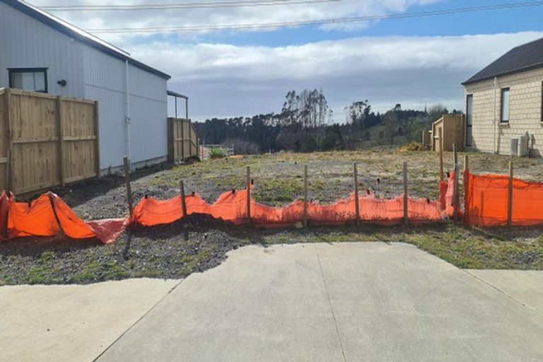 Photo of property in 24 Puwha Street, Massey, 0614