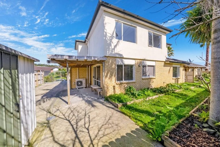 Photo of property in 2 Dunaff Place, Flat Bush, Auckland, 2019