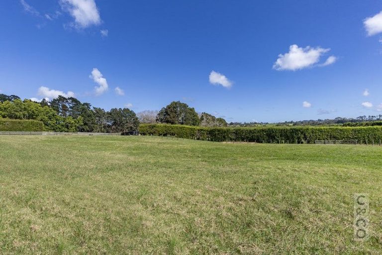 Photo of property in 88 Taupaki Road, Taupaki, 0782