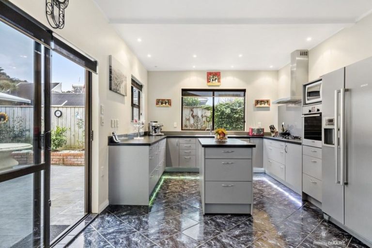 Photo of property in 6 Rua Street, Lyall Bay, Wellington, 6022