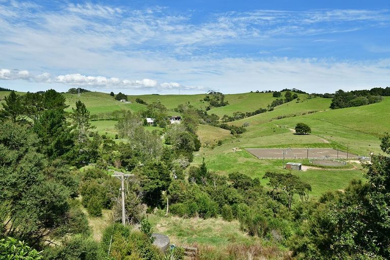 Photo of property in 165 Inland Road, Helensville, 0875